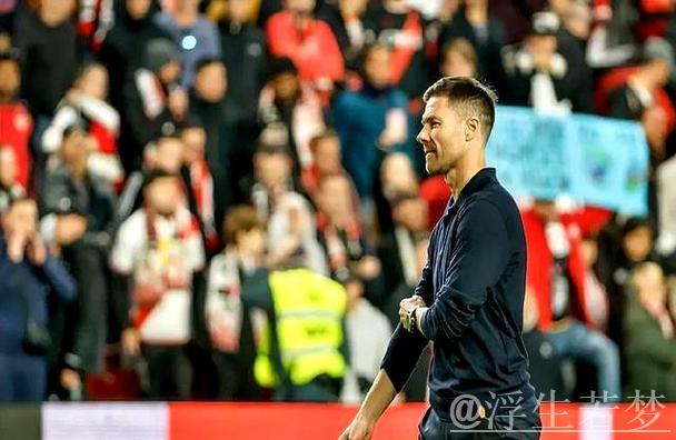 西媒:皇马更衣室认为遭裁判针对,球员情绪频繁失控 西媒:皇马更衣室认为遭裁判针对,球员情绪频繁失控