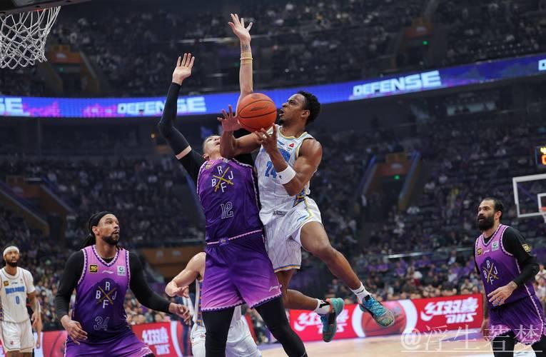 5月2日季后赛精彩战:北京对阵山西 5月2日季后赛精彩战:北京对阵山西