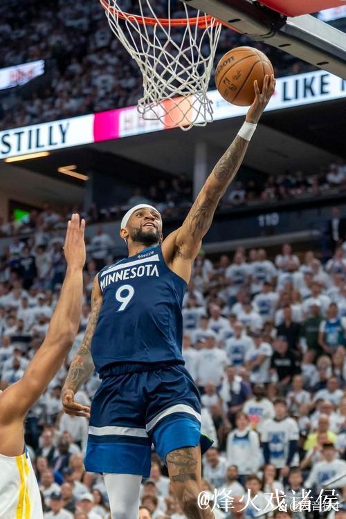 沃特森35分创生涯新高瓦兰复出16+9 掘金胜奇才 沃特森35分创生涯新高瓦兰复出16+9 掘金胜奇才