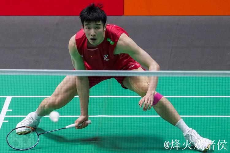 中国羽毛球大师赛:李诗沣力克梁峻豪晋级下一轮 中国羽毛球大师赛:李诗沣力克梁峻豪晋级下一轮