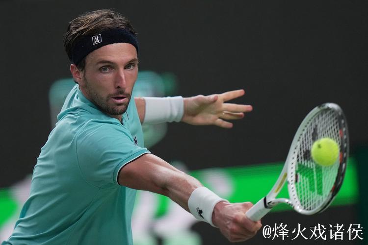 林德克内希2-1逆转梅德韦杰夫 首进大师赛决赛 林德克内希2-1逆转梅德韦杰夫 首进大师赛决赛